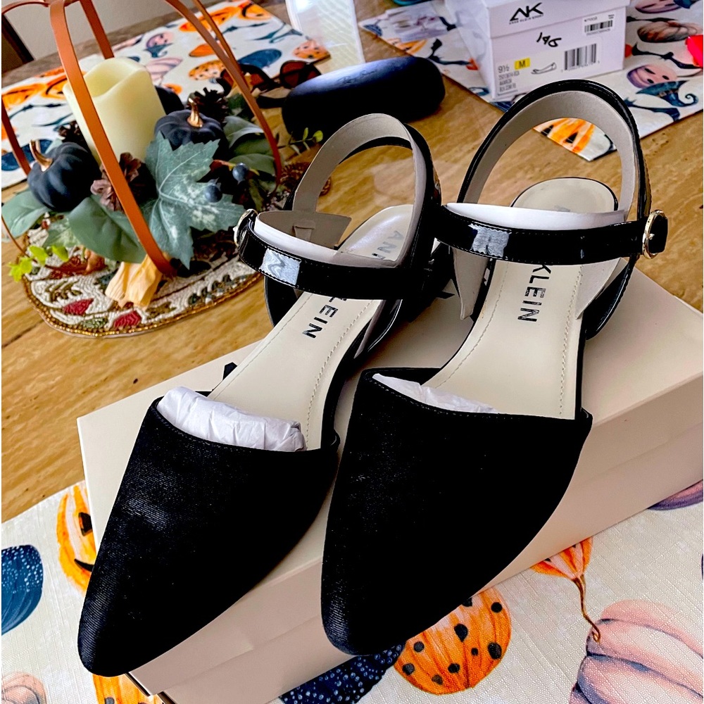 Anne Klein Black Leather Slide Flat Shoe Pointed Toe EUC 10 M